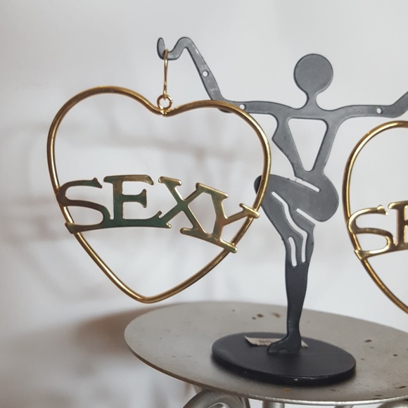 Large heart-shaped hoop in laid sexy earrings - Picture 6 of 8